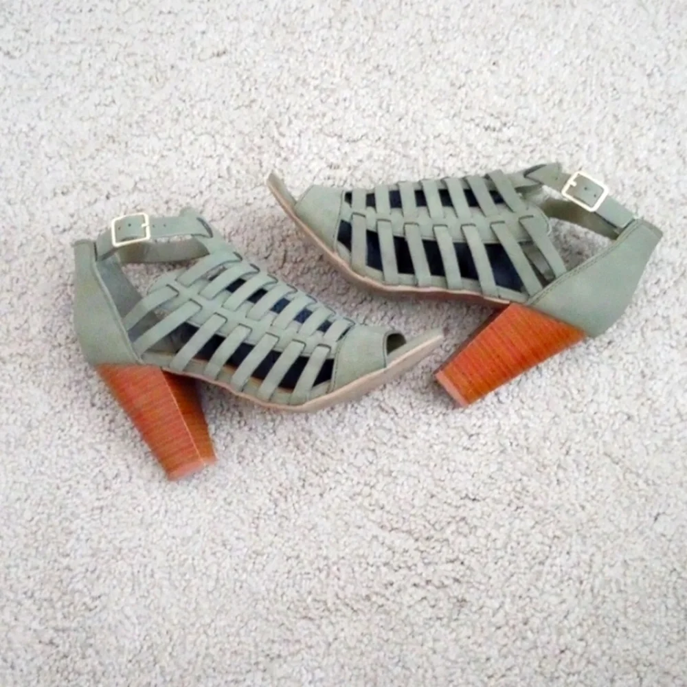 Olive Green Chunky Heels - Picture 3 of 4